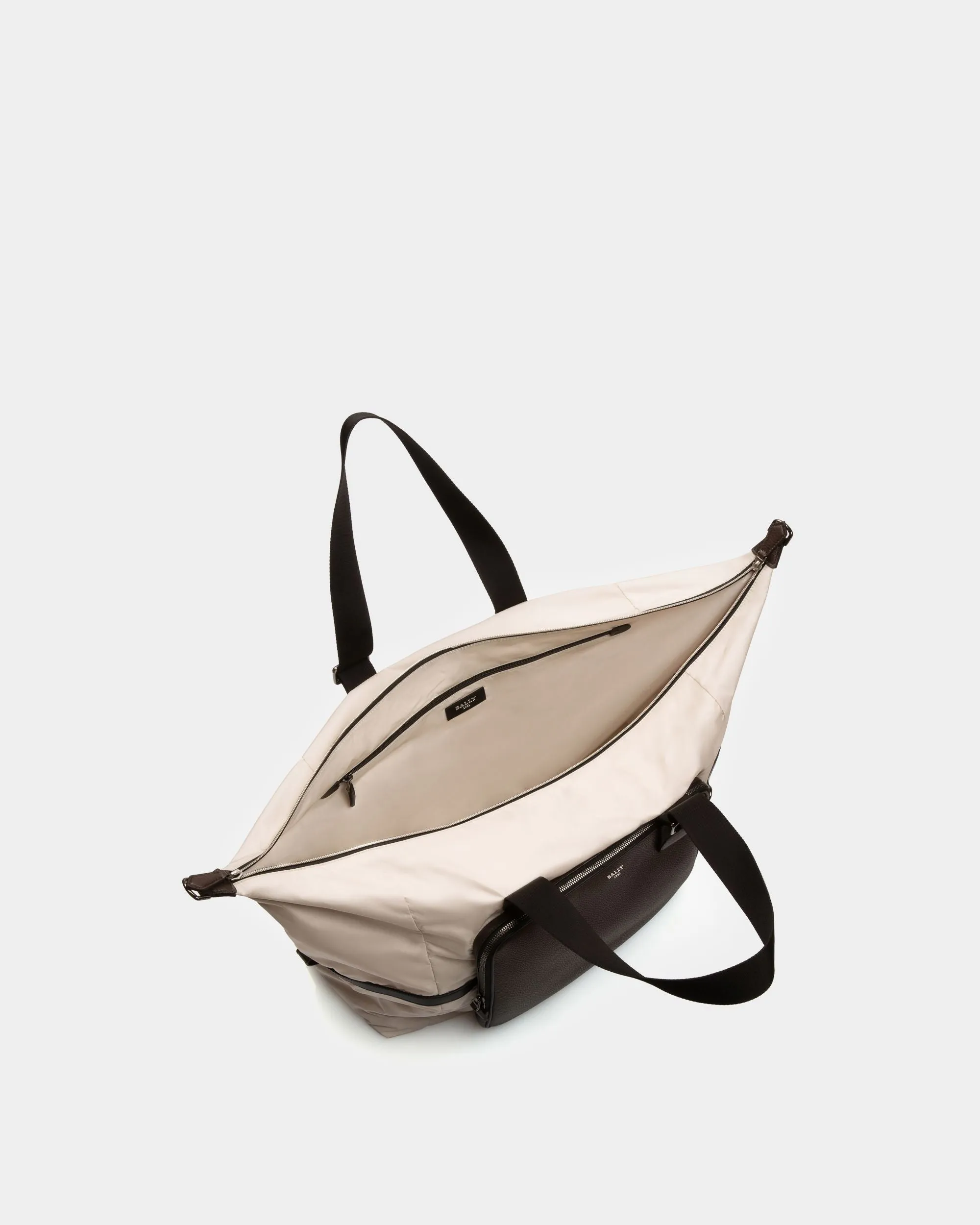 Balten Recycled Nylon Weekender In Denty White