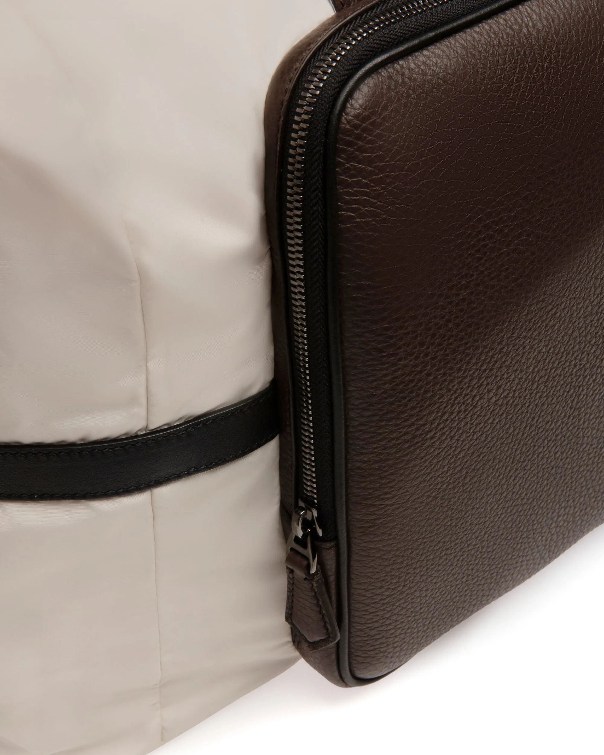 Balten Recycled Nylon Weekender In Denty White