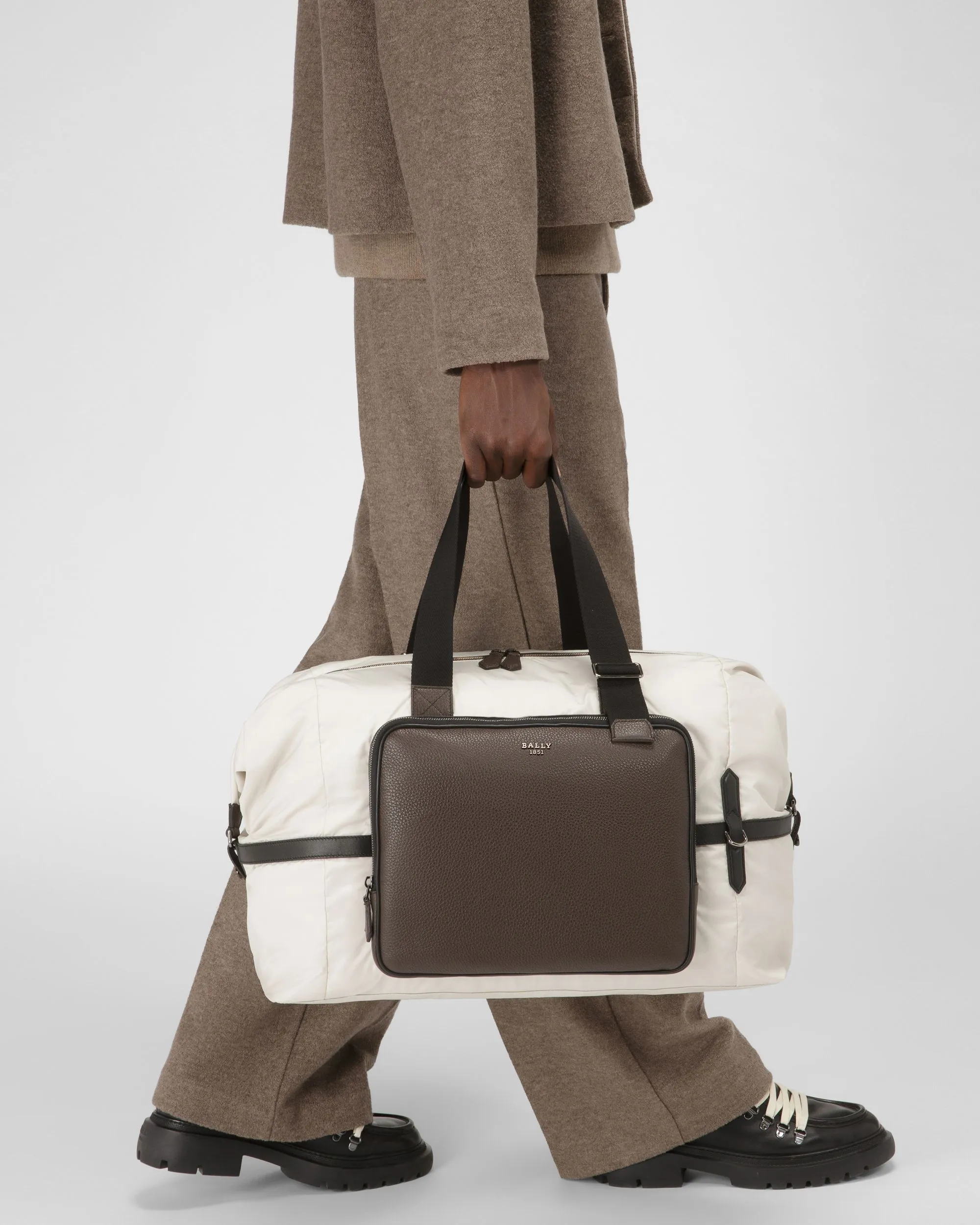 Balten Recycled Nylon Weekender In Denty White