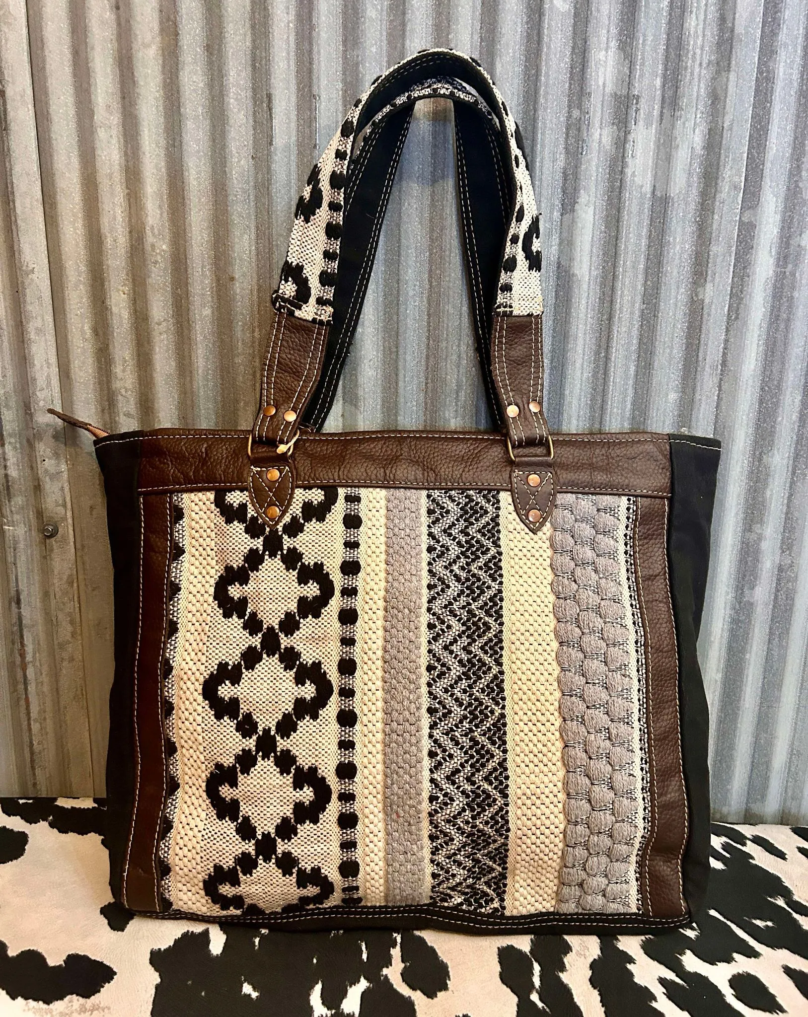 BLURRED LINES TOTE BAG