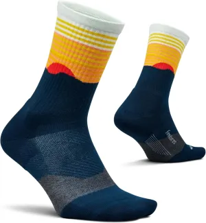 Feetures Trail Max Cushion Mini Crew Sock - Hiking Socks for Men & Women(1 Pair)