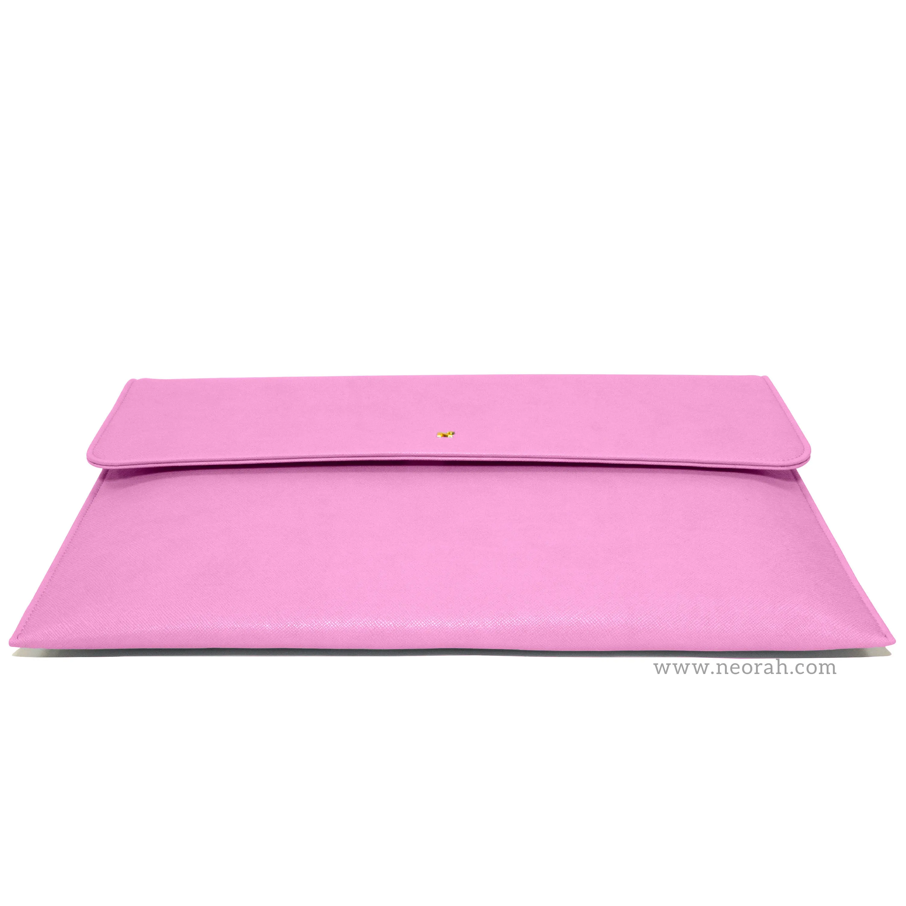 LAPTOP SLEEVE WITH FLAP   MAGNETIC CLOSURE