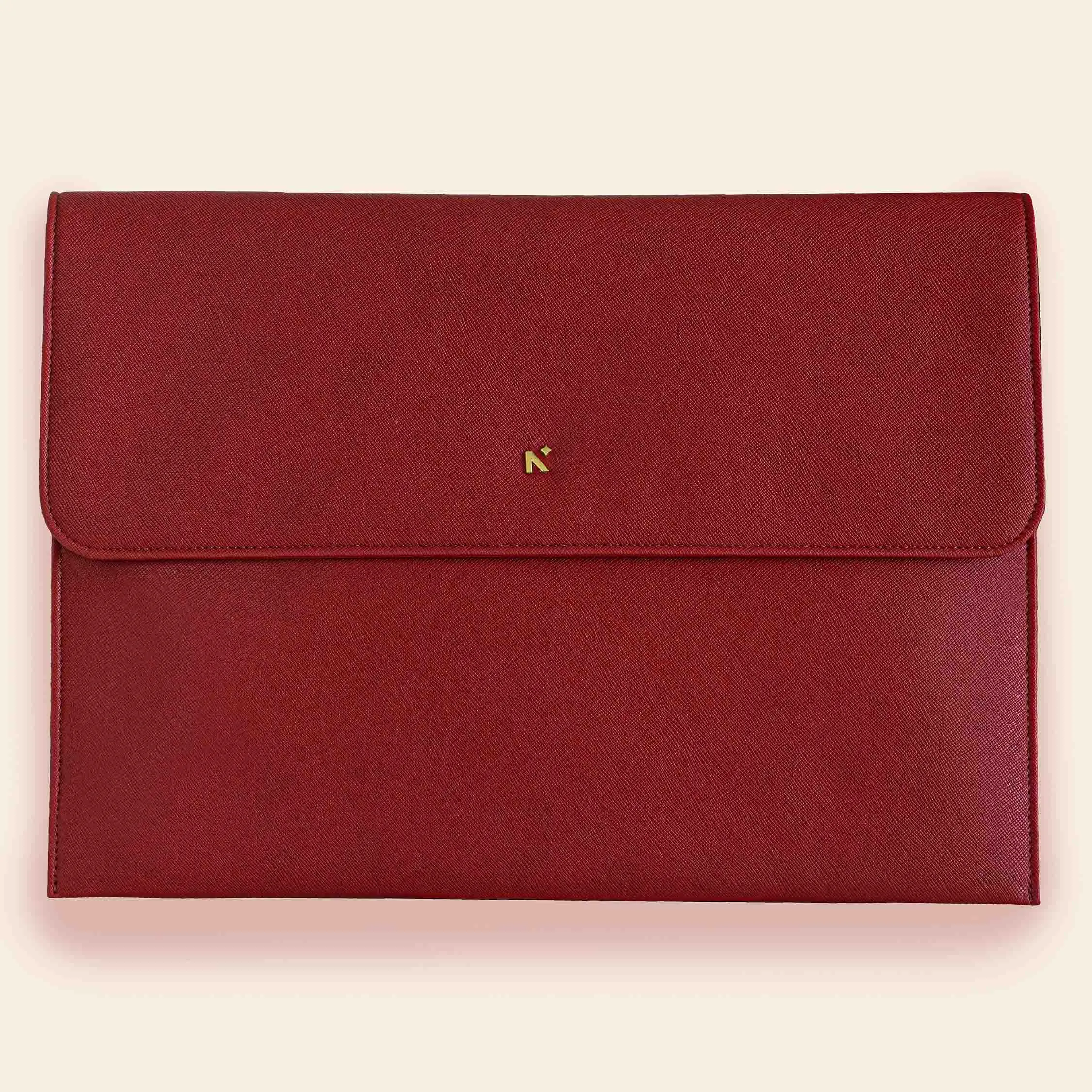 LAPTOP SLEEVE WITH FLAP   MAGNETIC CLOSURE