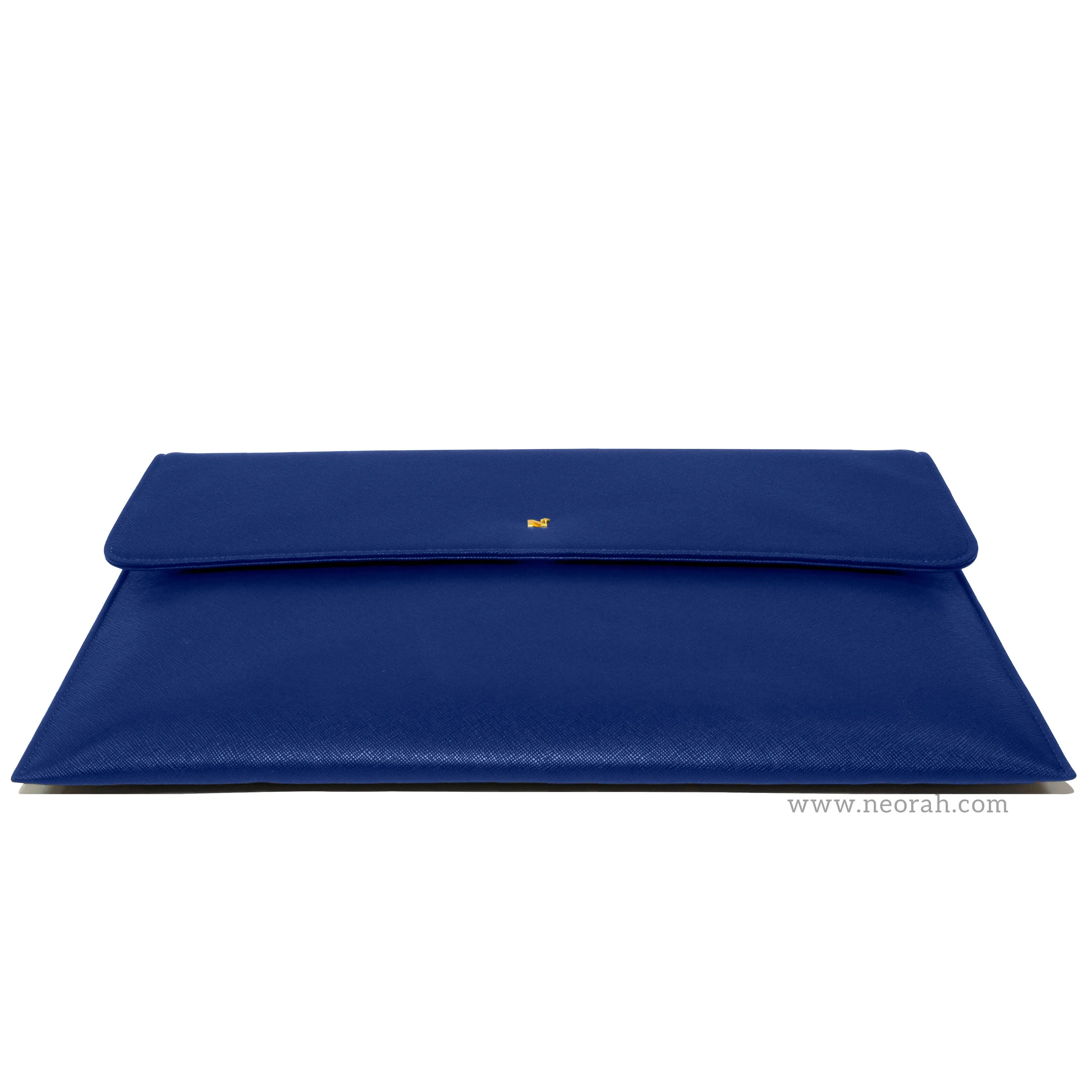 LAPTOP SLEEVE WITH FLAP   MAGNETIC CLOSURE