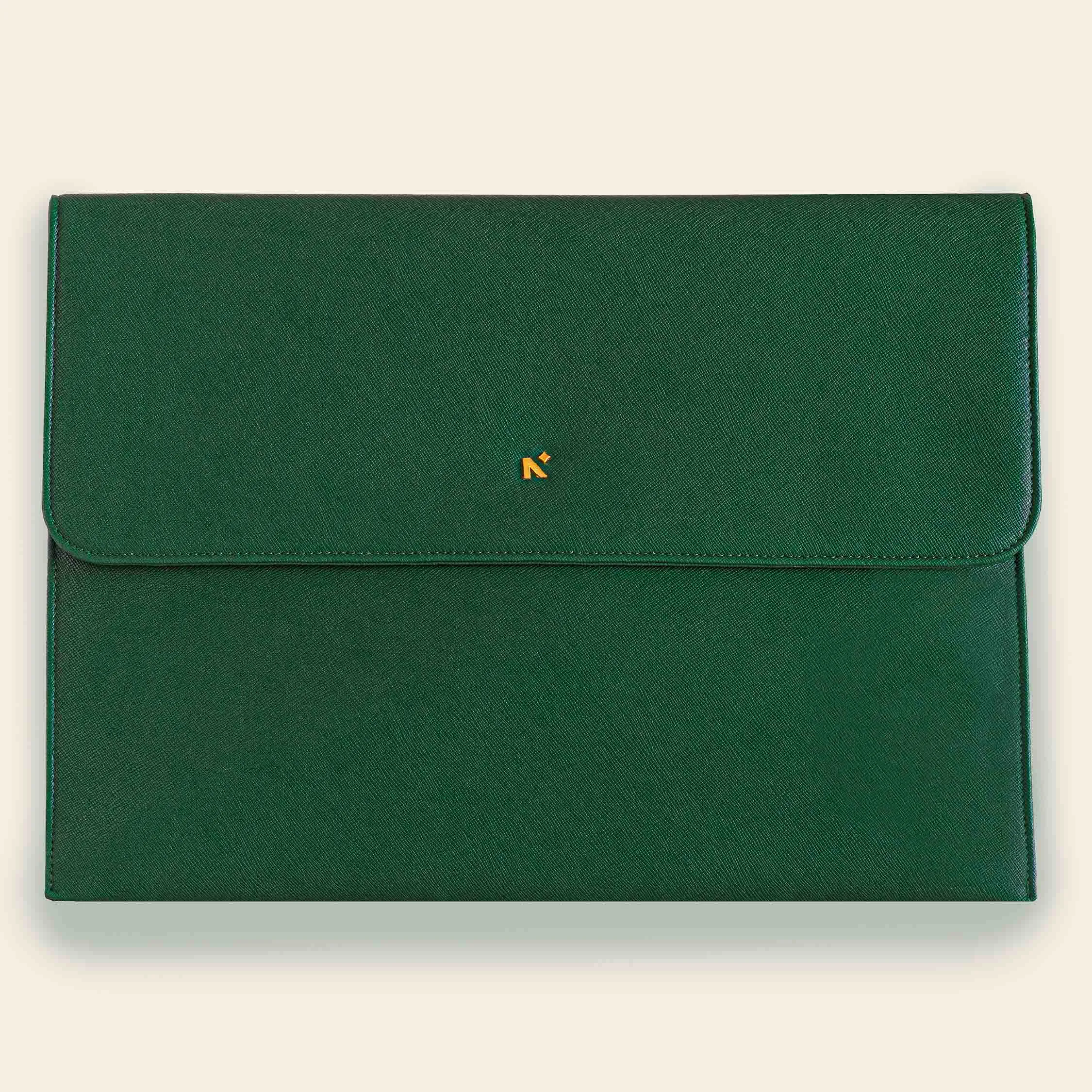 LAPTOP SLEEVE WITH FLAP   MAGNETIC CLOSURE