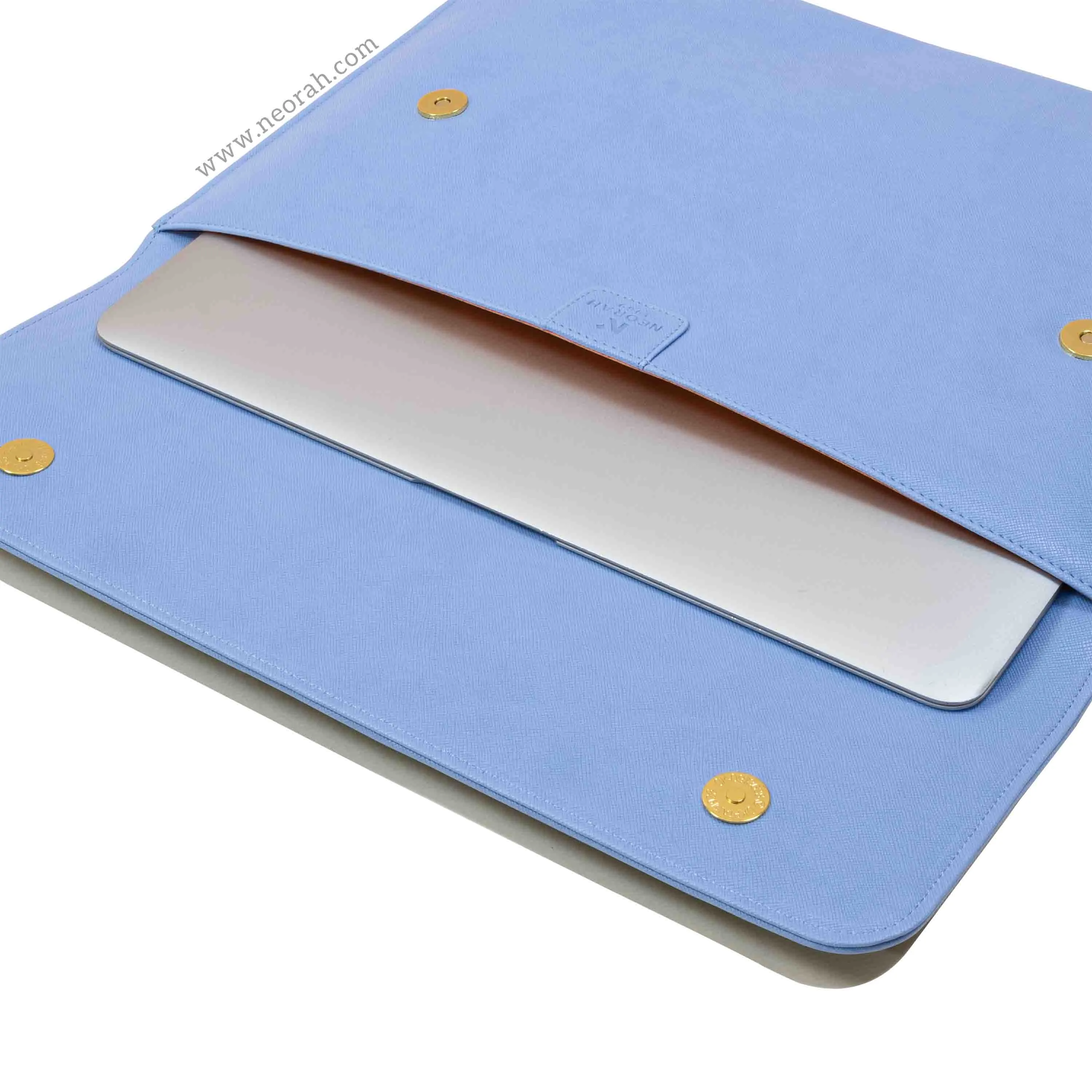 LAPTOP SLEEVE WITH FLAP   MAGNETIC CLOSURE