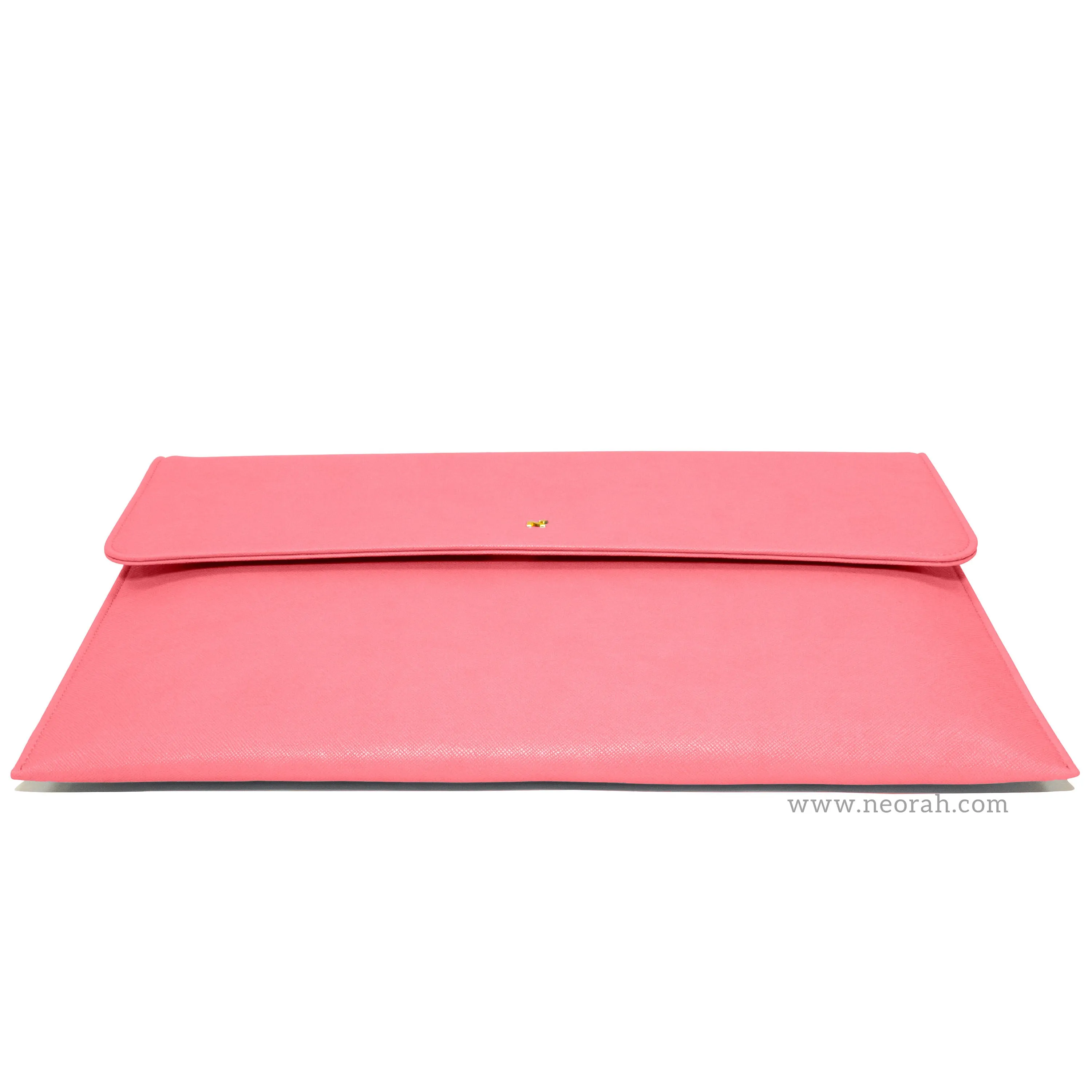 LAPTOP SLEEVE WITH FLAP   MAGNETIC CLOSURE