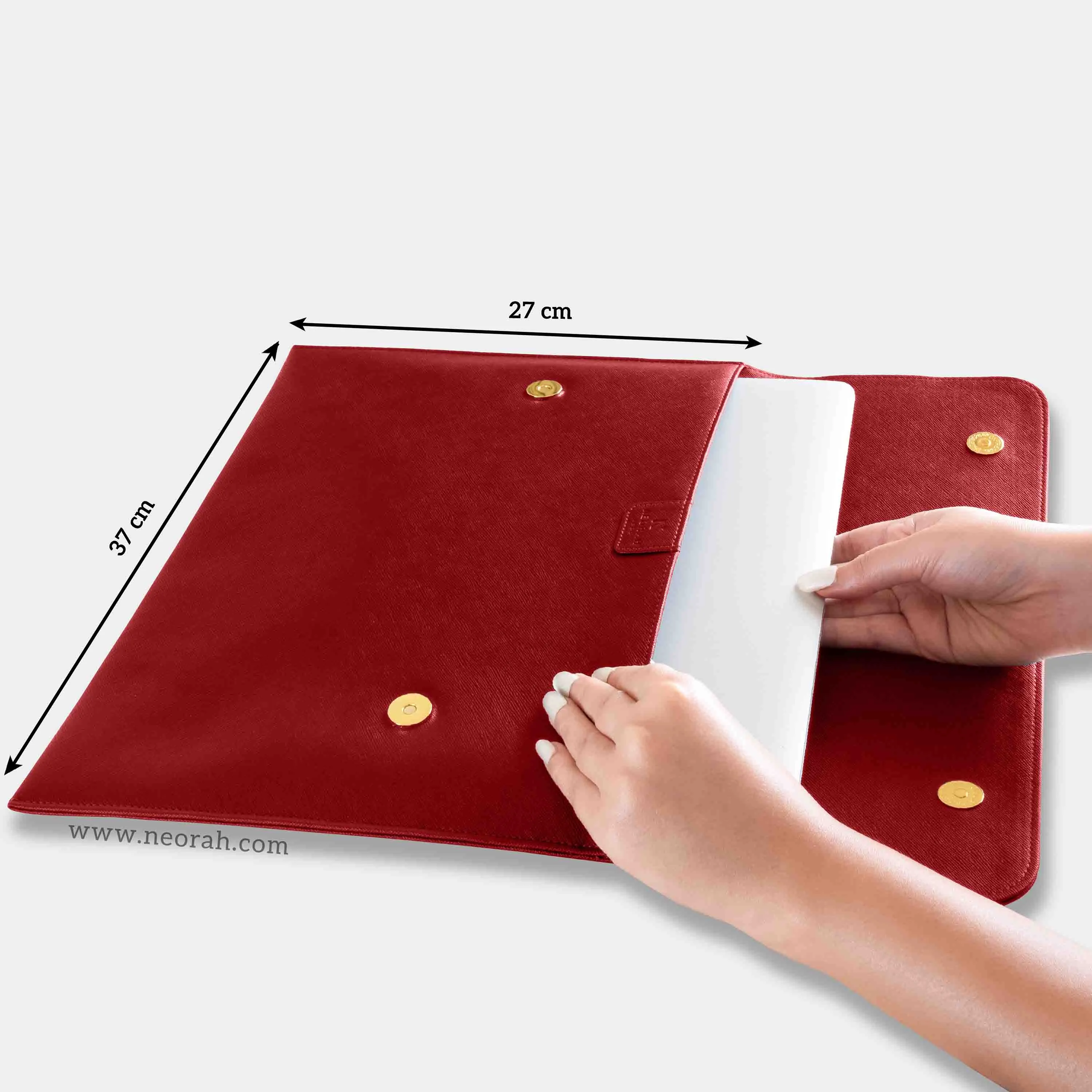 LAPTOP SLEEVE WITH FLAP   MAGNETIC CLOSURE