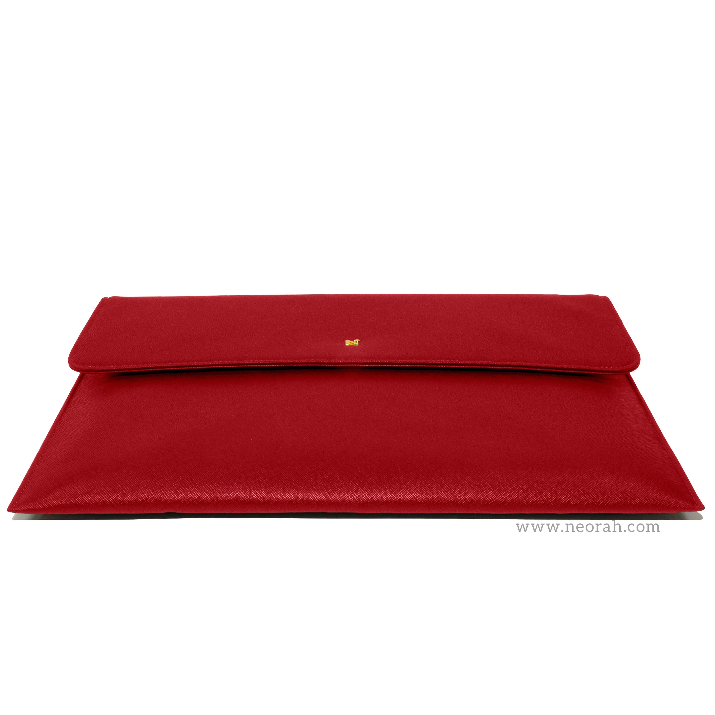 LAPTOP SLEEVE WITH FLAP   MAGNETIC CLOSURE