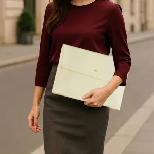 LAPTOP SLEEVE WITH FLAP   MAGNETIC CLOSURE