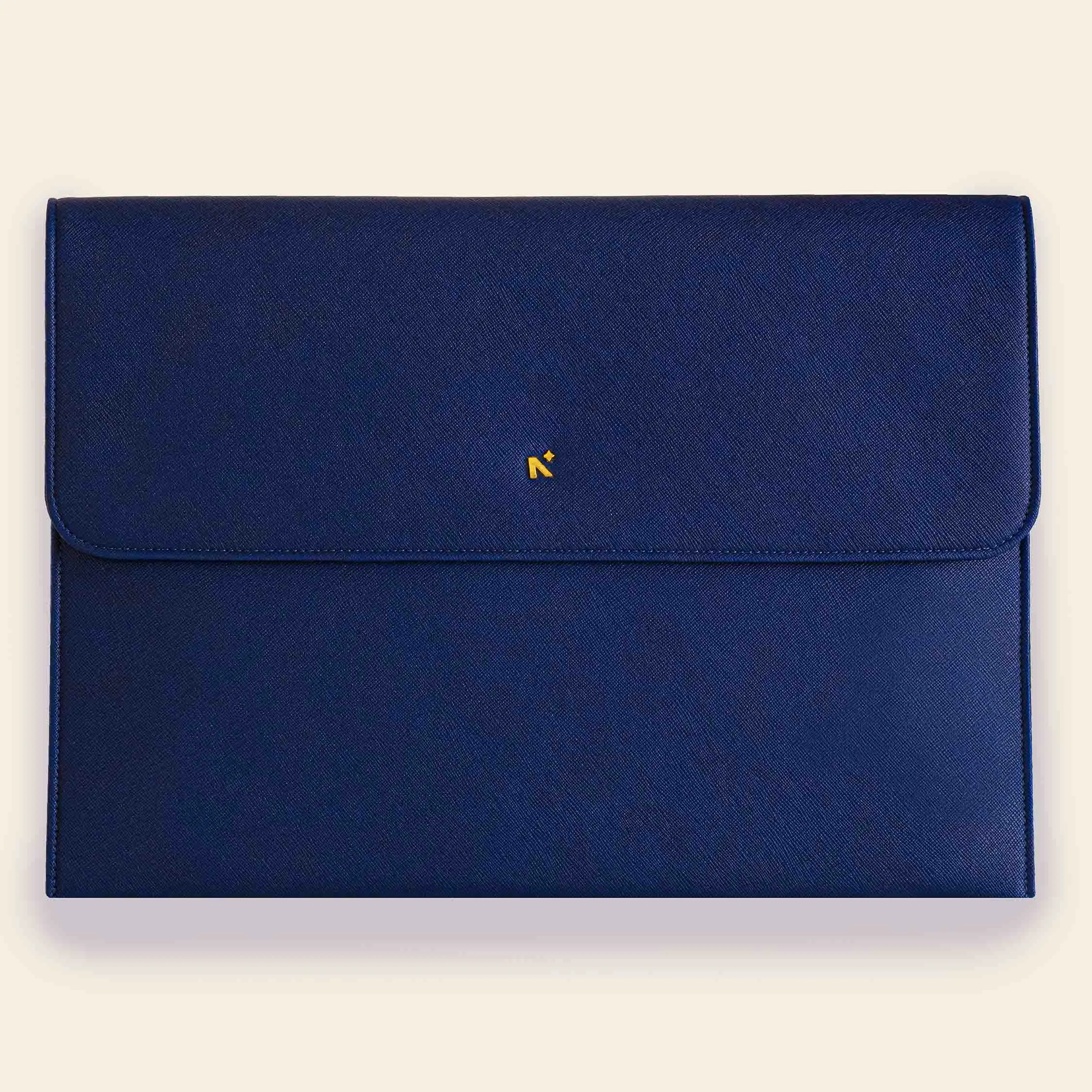 LAPTOP SLEEVE WITH FLAP   MAGNETIC CLOSURE