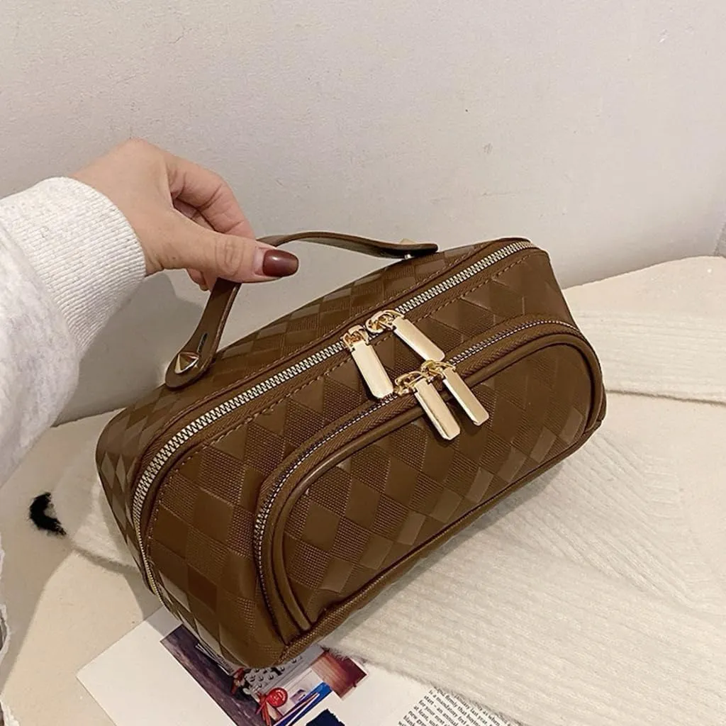 Large Capacity Checkered Makeup Bags Portable Travel Cosmetic Bags Open-Flat Toiletry Bag for Women Girls Make Up Organizer with Divider Pouch Zipper Bag (B-brown)