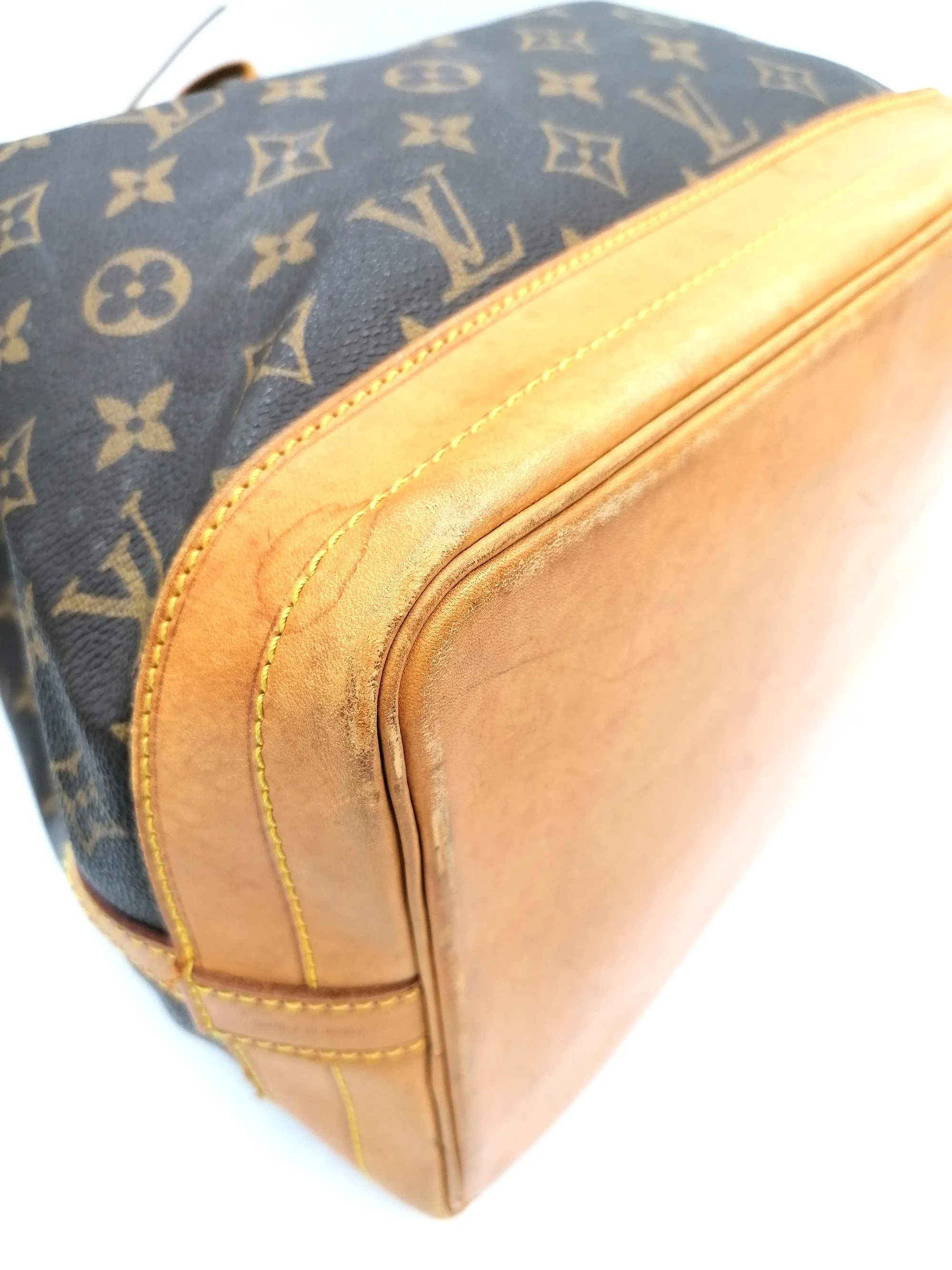 Monogram Canvas Noé