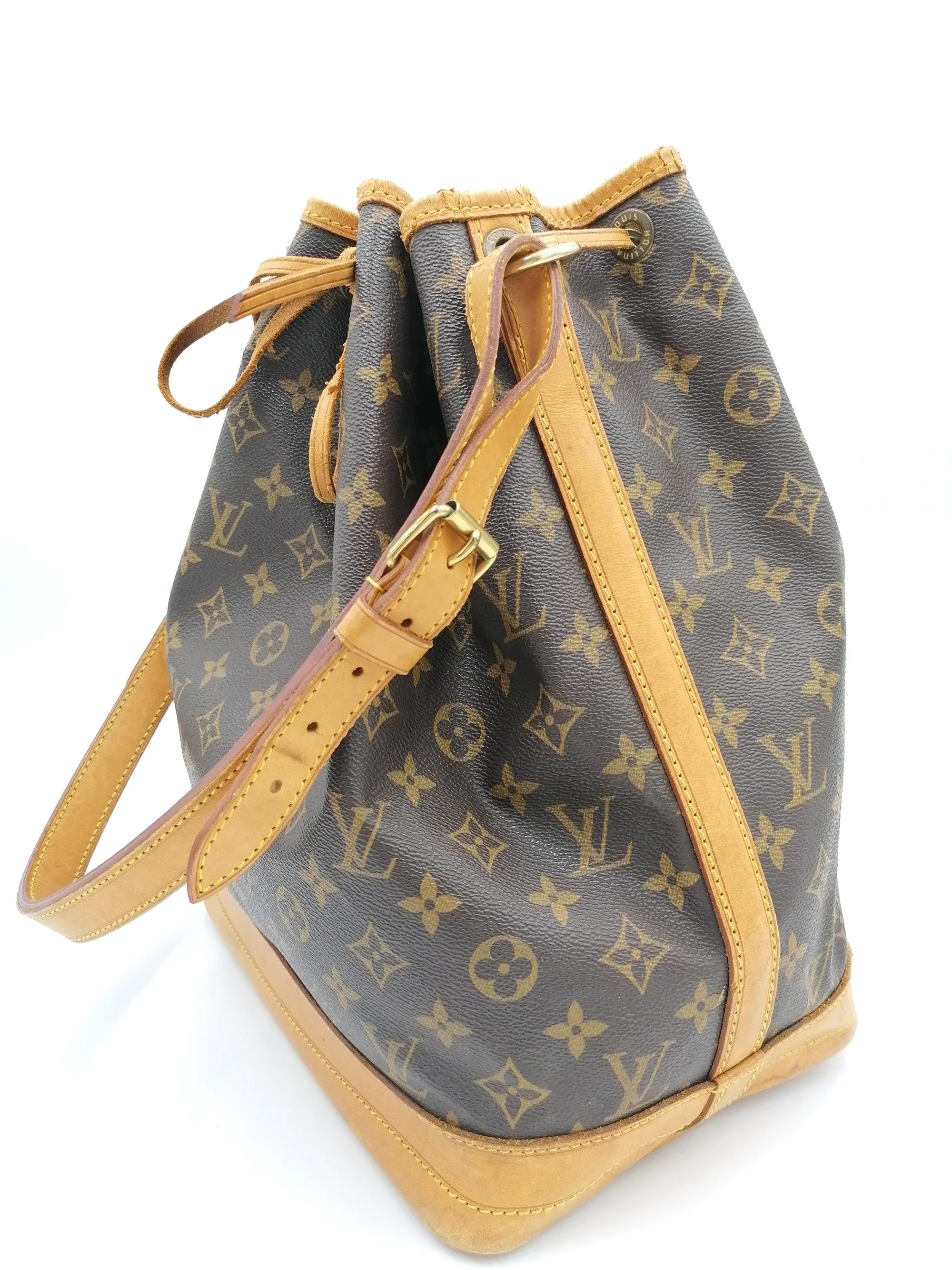 Monogram Canvas Noé