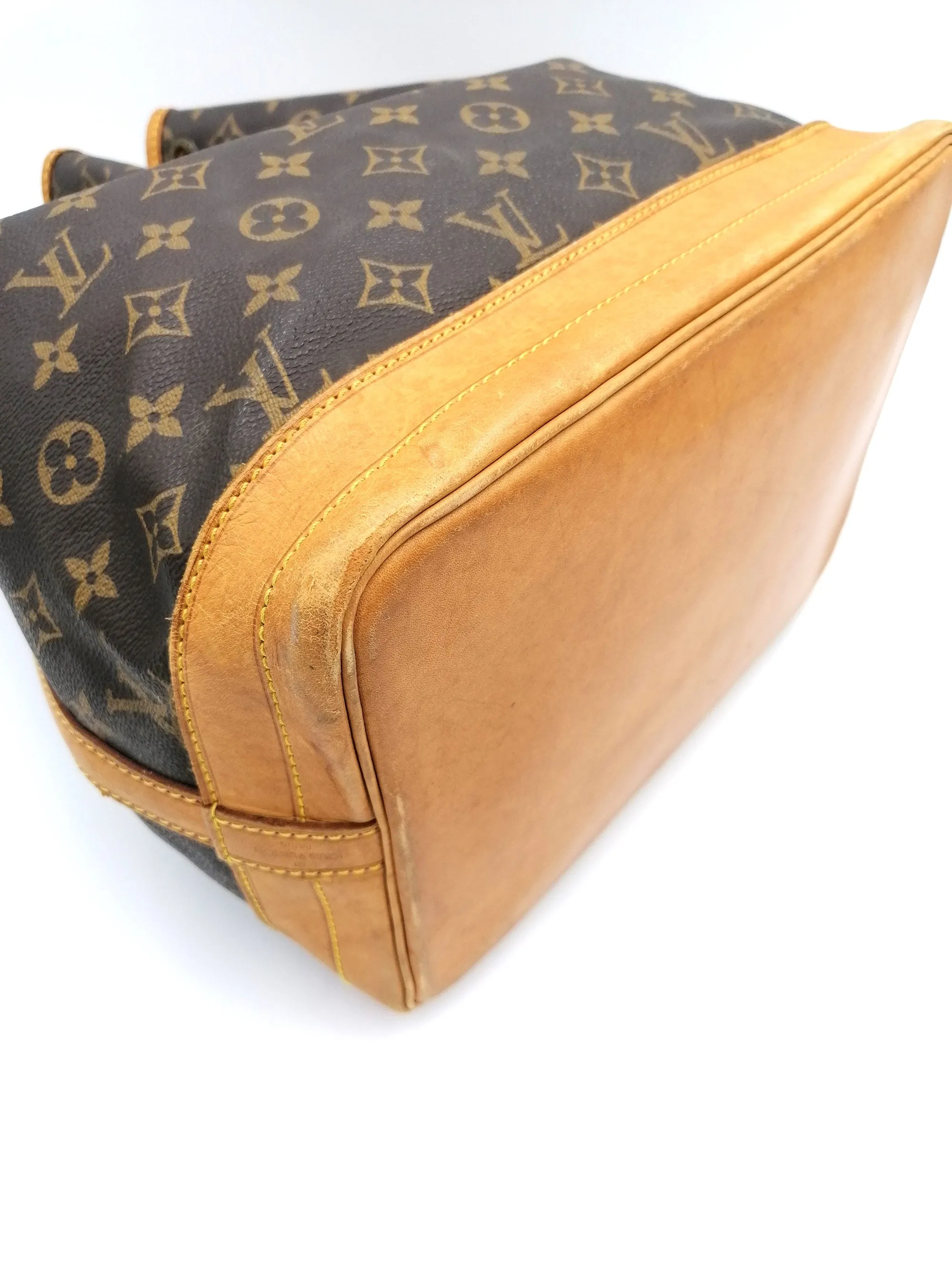 Monogram Canvas Noé