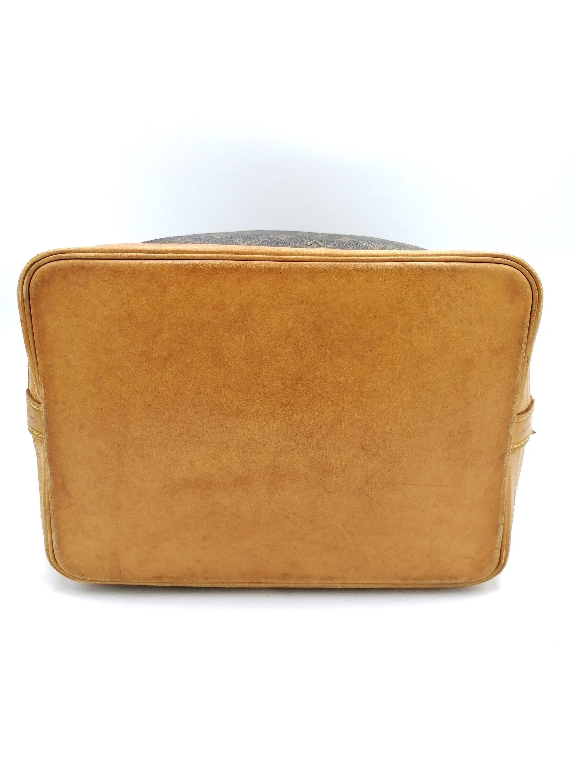 Monogram Canvas Noé