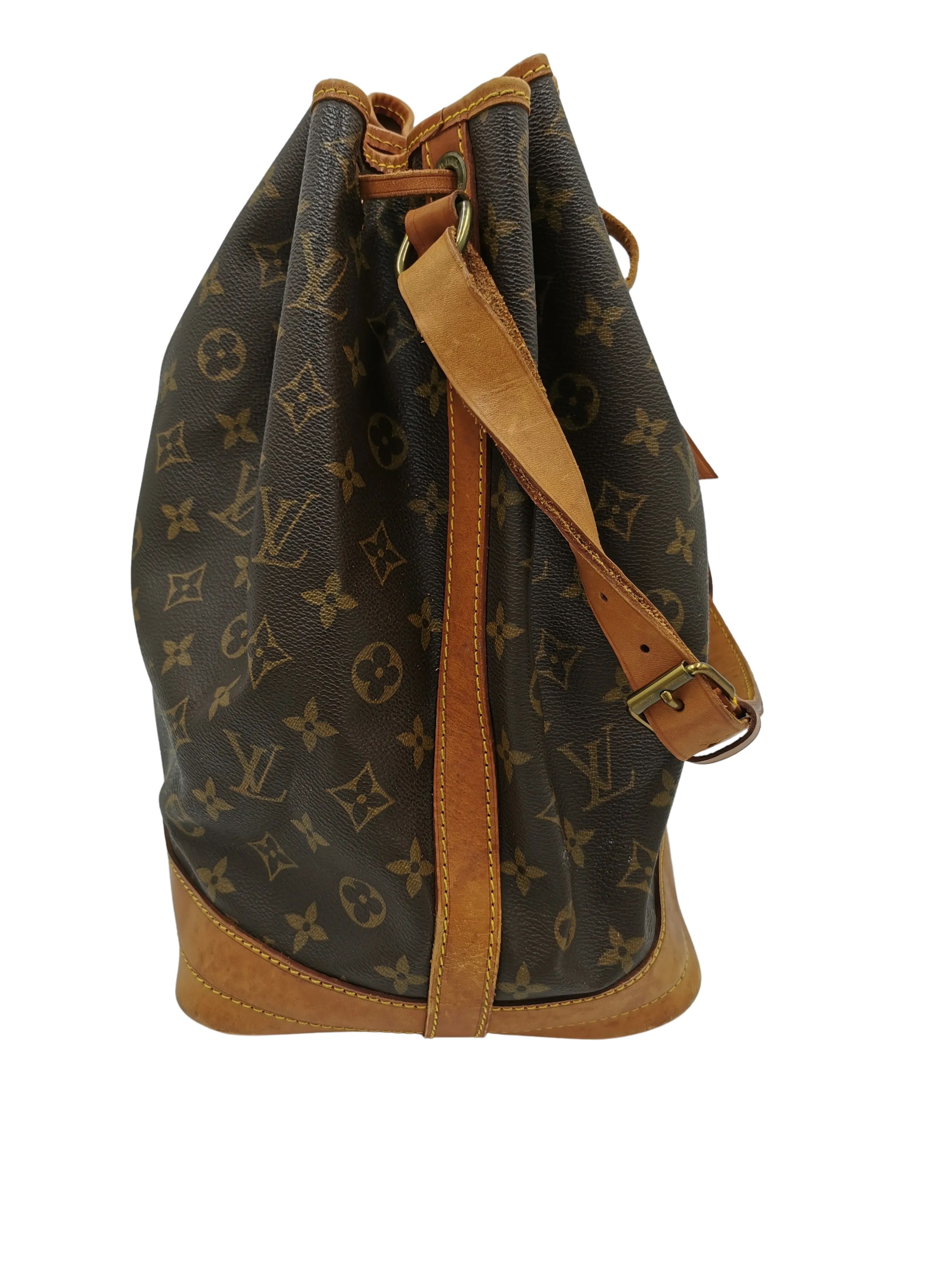 Monogram Canvas Noé