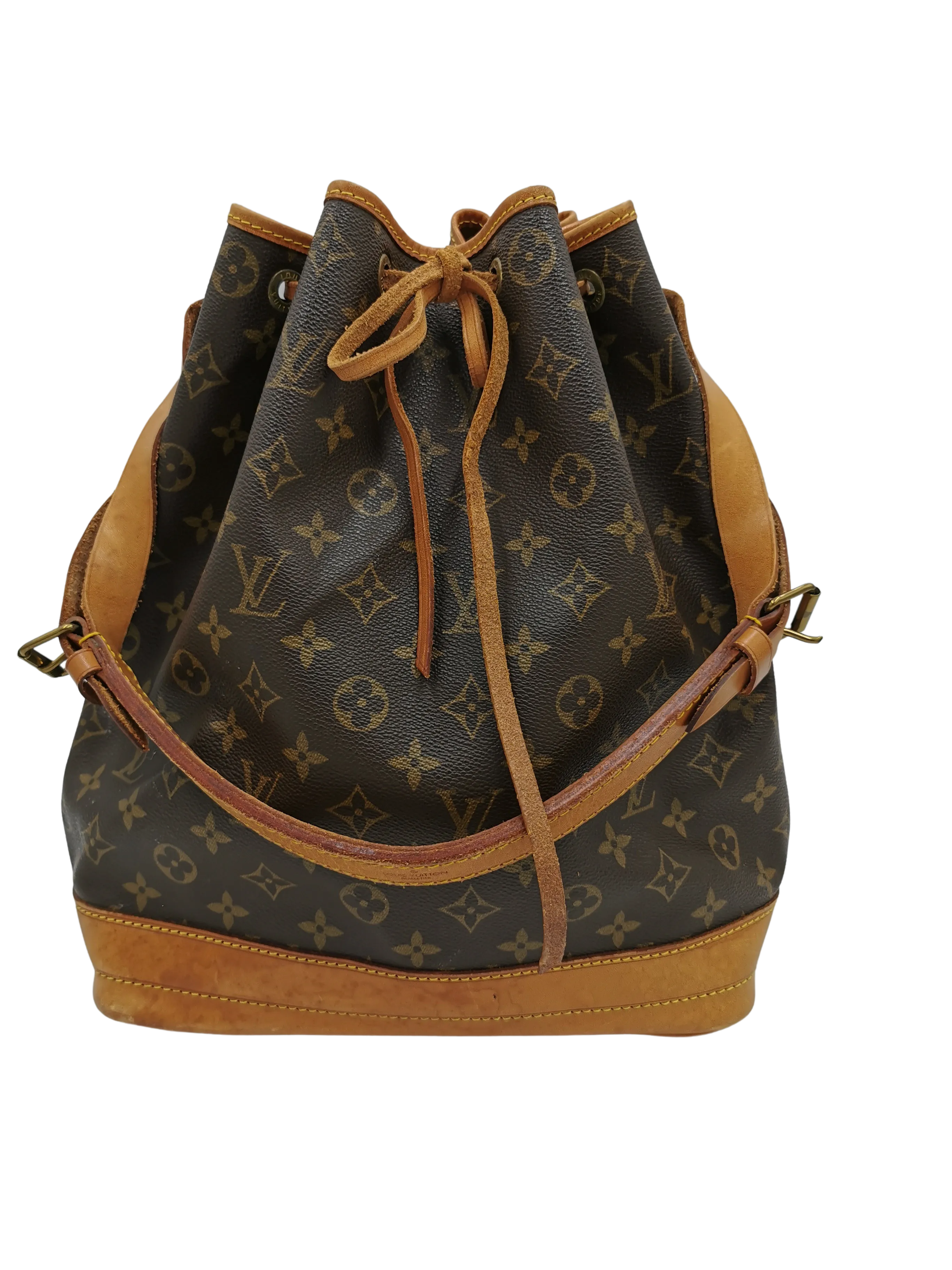 Monogram Canvas Noé