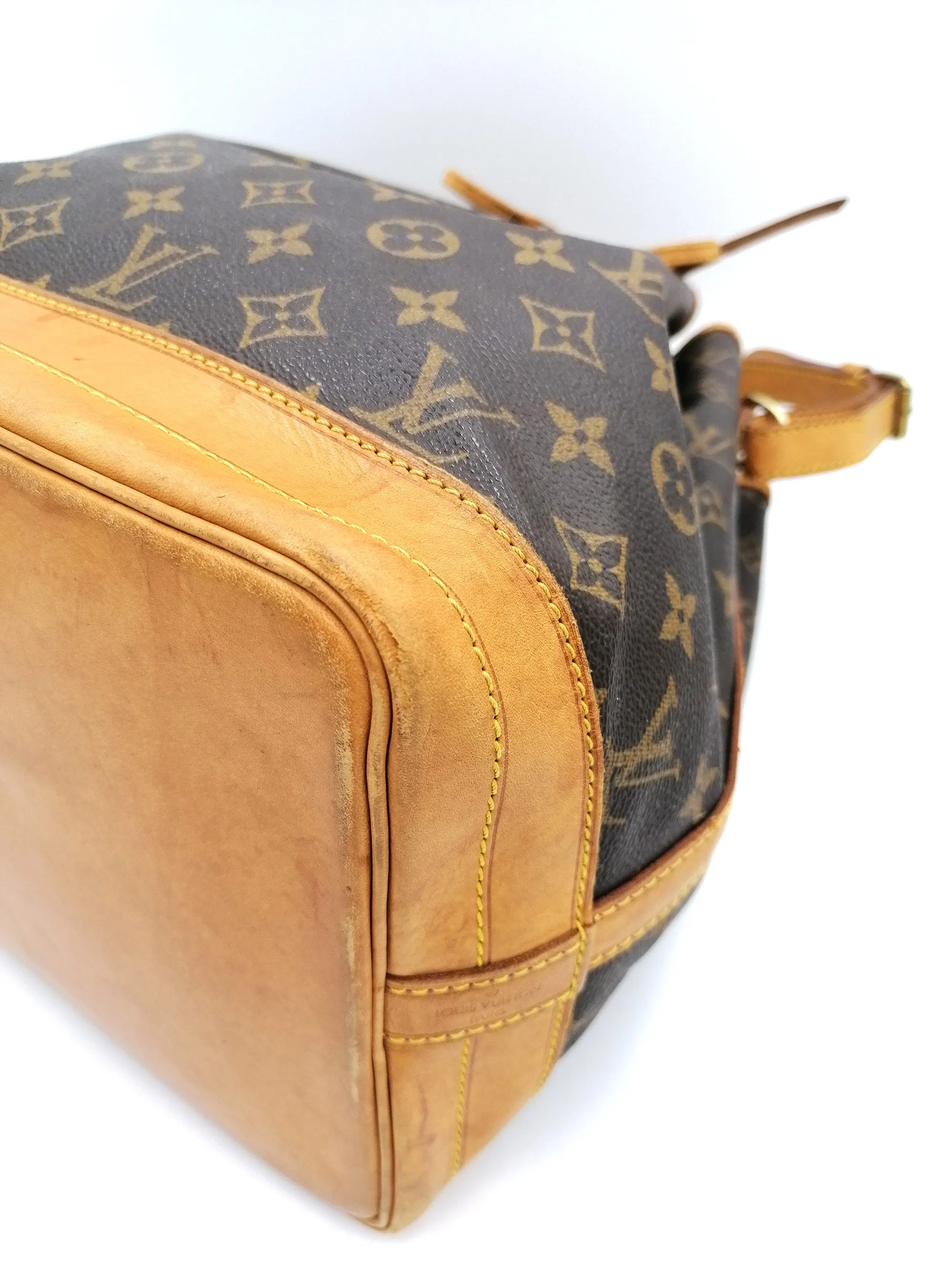 Monogram Canvas Noé