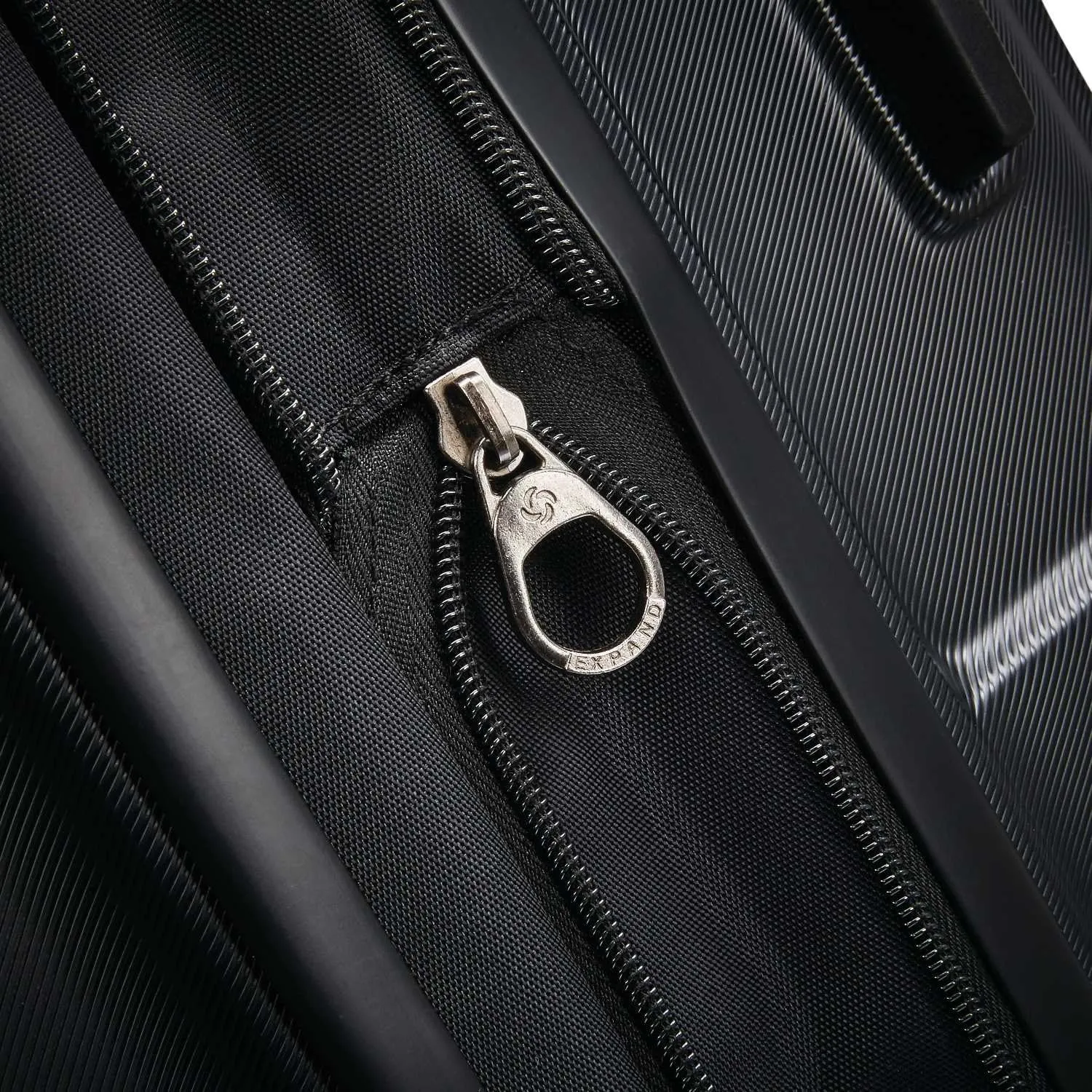 Samsonite Centric Hardside Expandable Luggage with Spinner Wheels, Black, Checked-Large 28-Inch