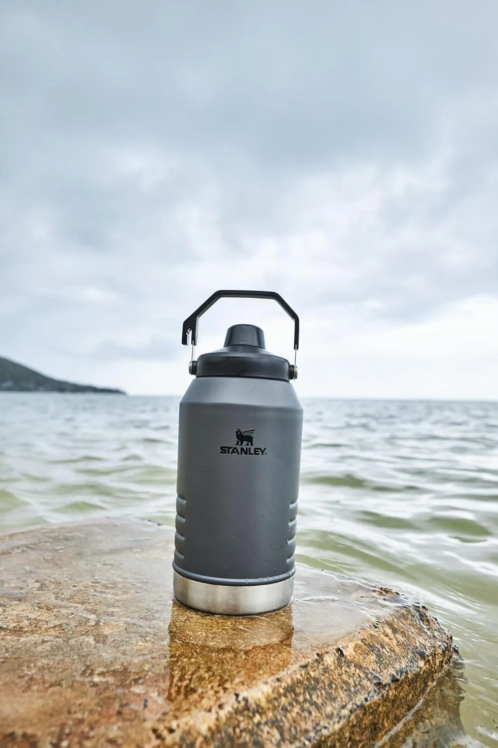 Stanley Iceflow Fast Flow Jug | Recycled Stainless Steel Water Tumbler | Keeps Drink Cold and Iced for Hours | Easy Carry Handle