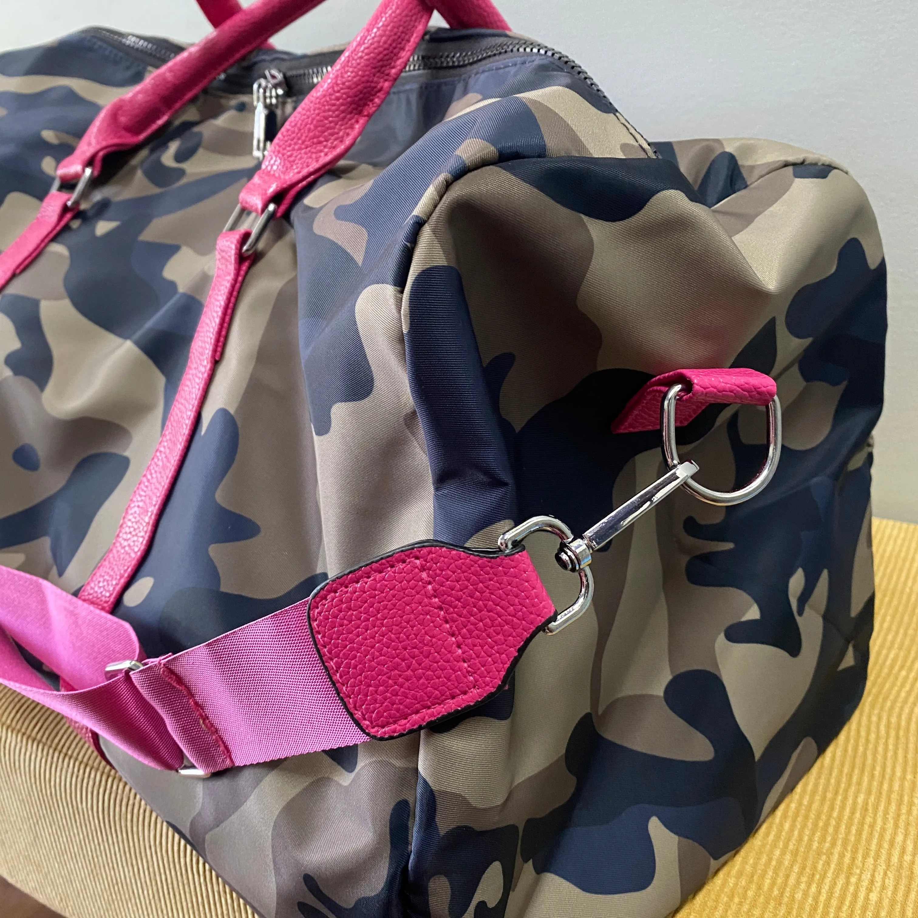 The Weekender Duffle Bag - Pink Camo