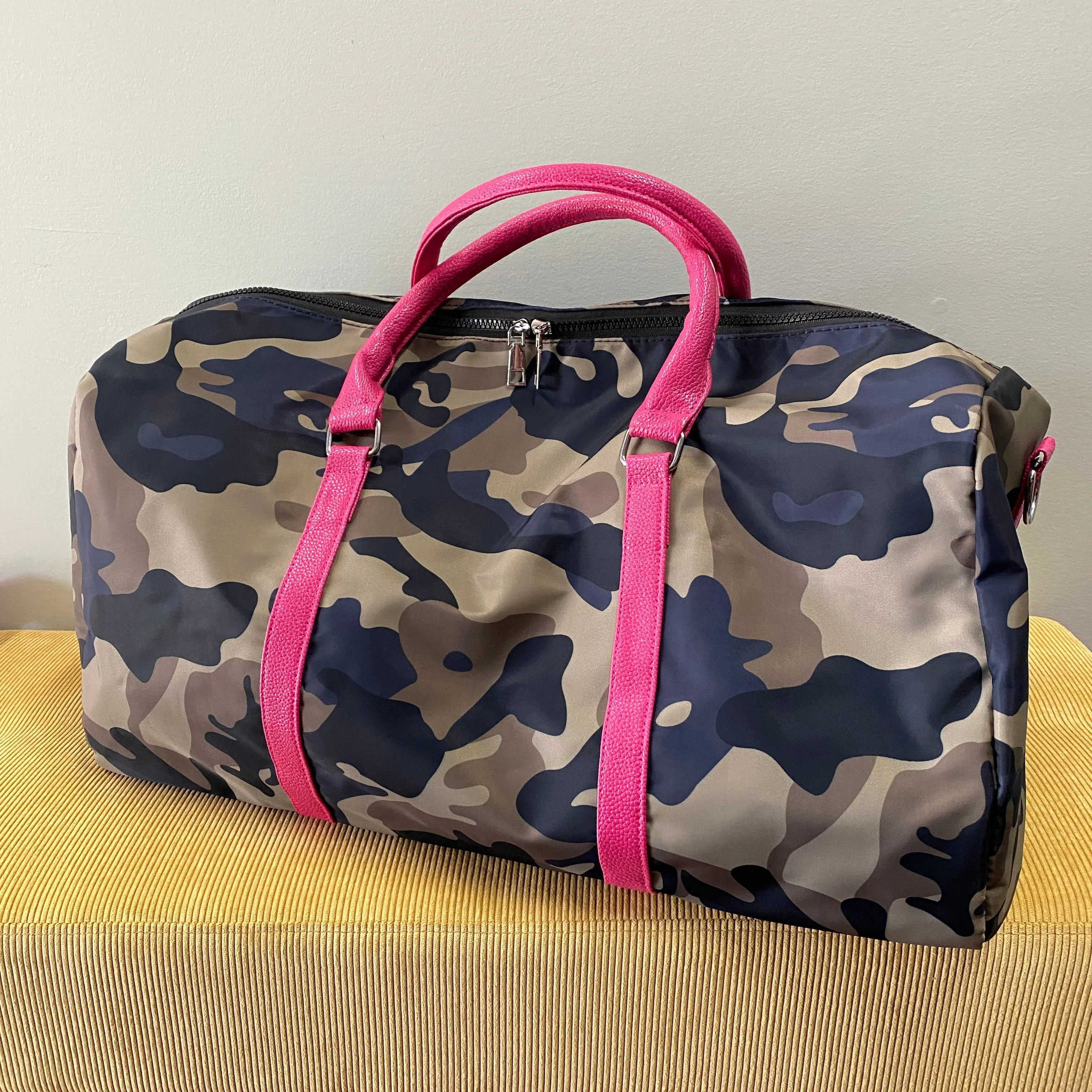 The Weekender Duffle Bag - Pink Camo