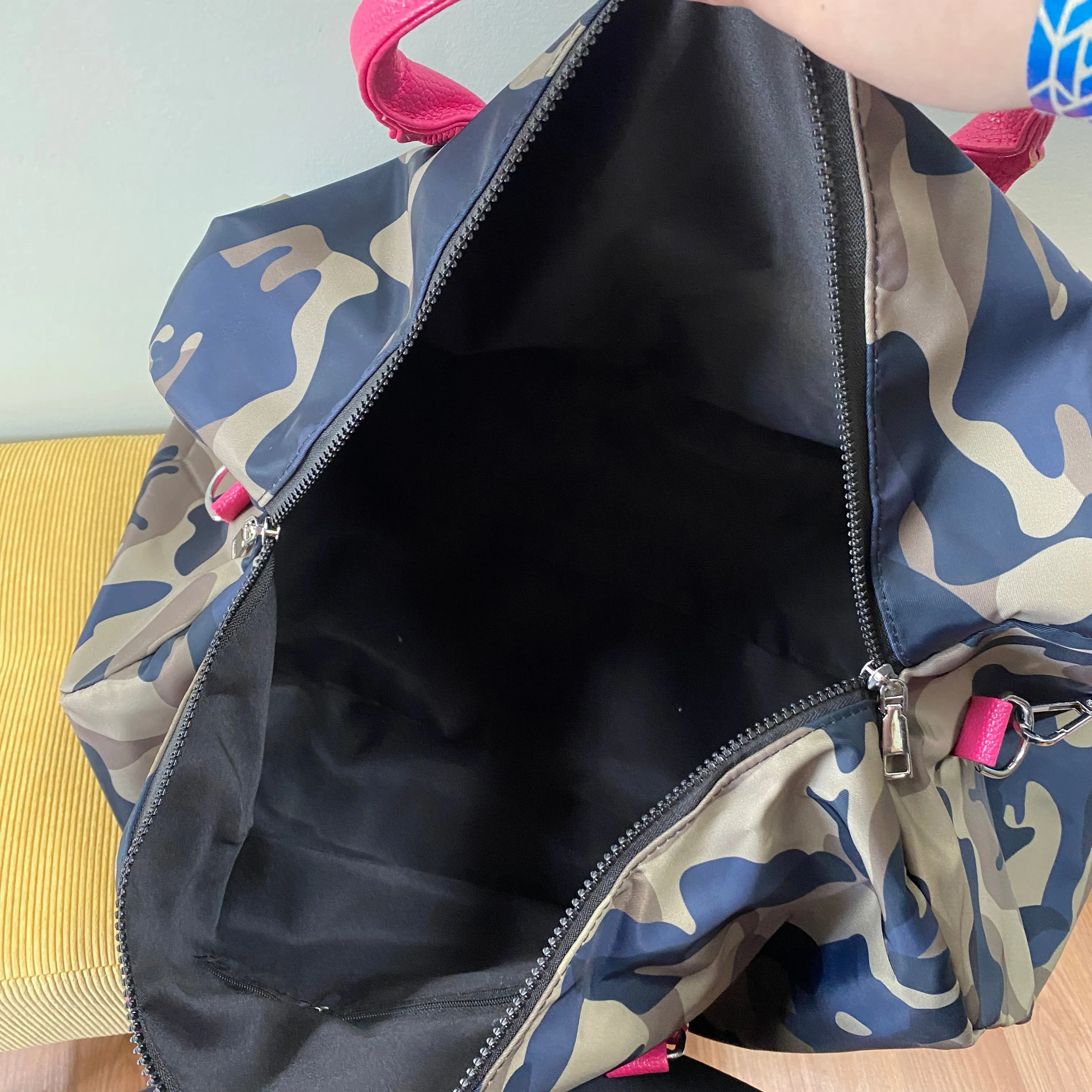 The Weekender Duffle Bag - Pink Camo