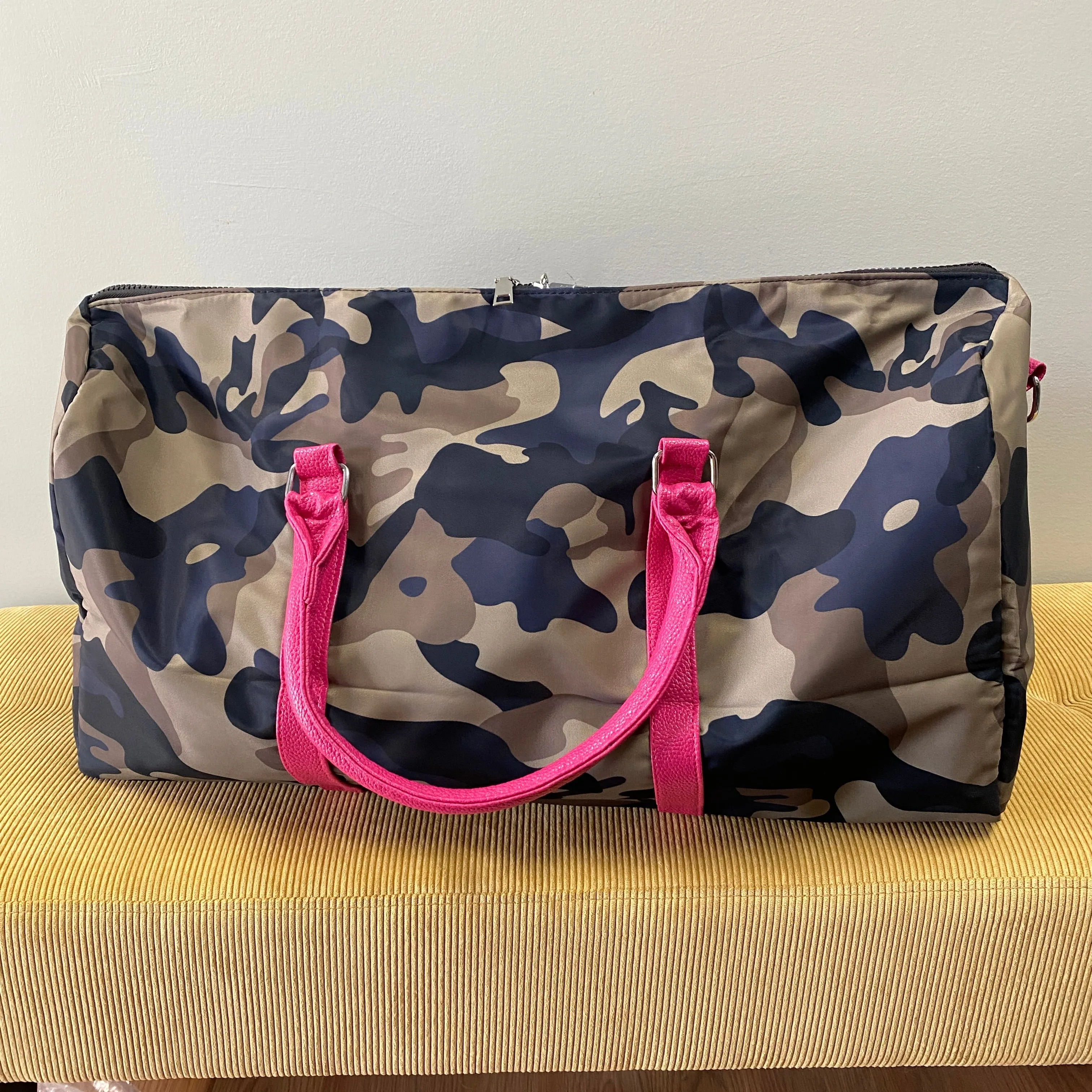 The Weekender Duffle Bag - Pink Camo