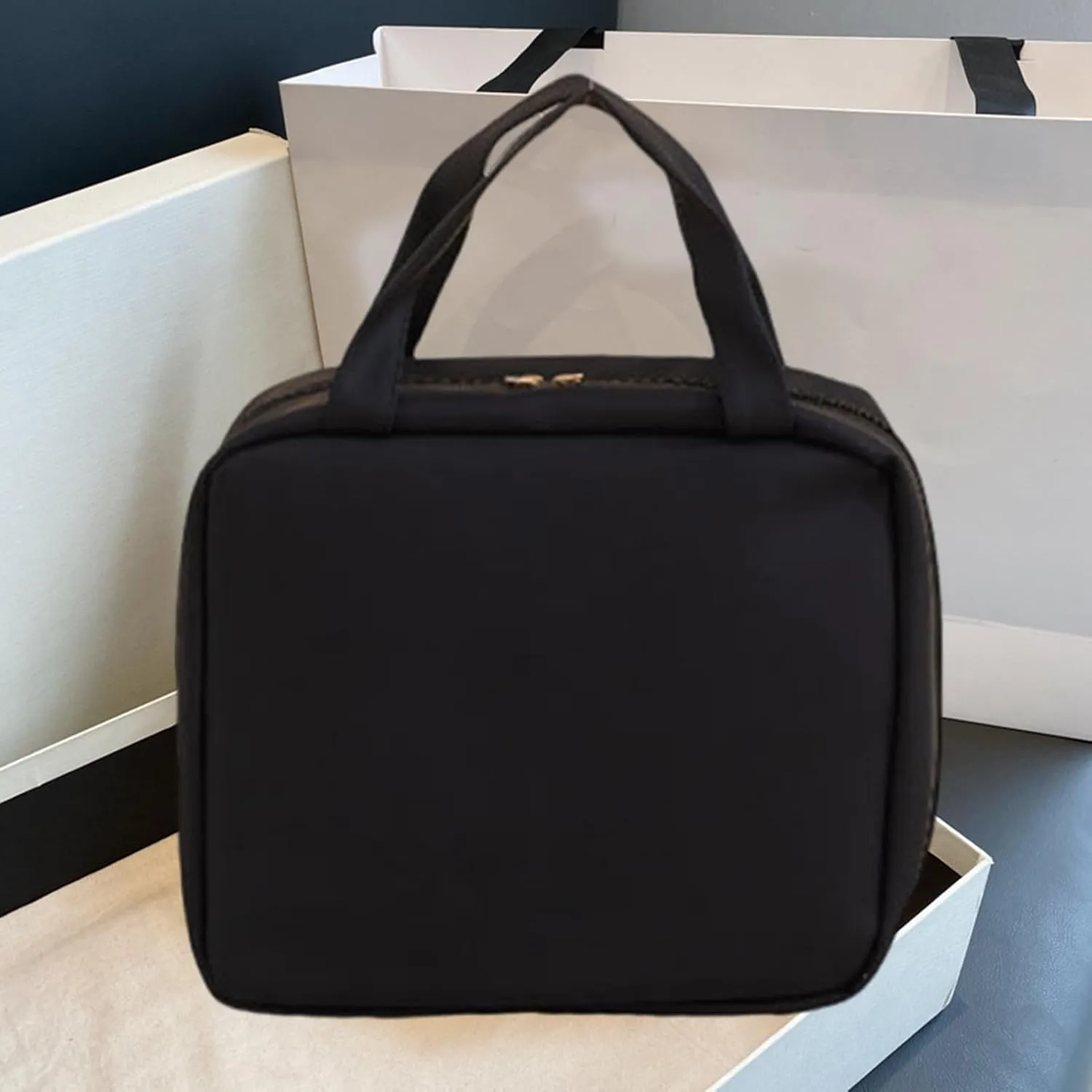 Travel Makeup Bag, Cosmetic Bag with LED Mirror, Adjustable Brightness 3 Lighting Modes, Large Capacity Open Flat Toiletry Bag Make up Organizer with Divider and Handle Black